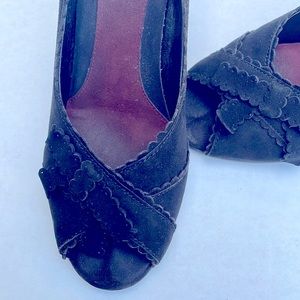 Aerosoles 5 1/2 suede heel